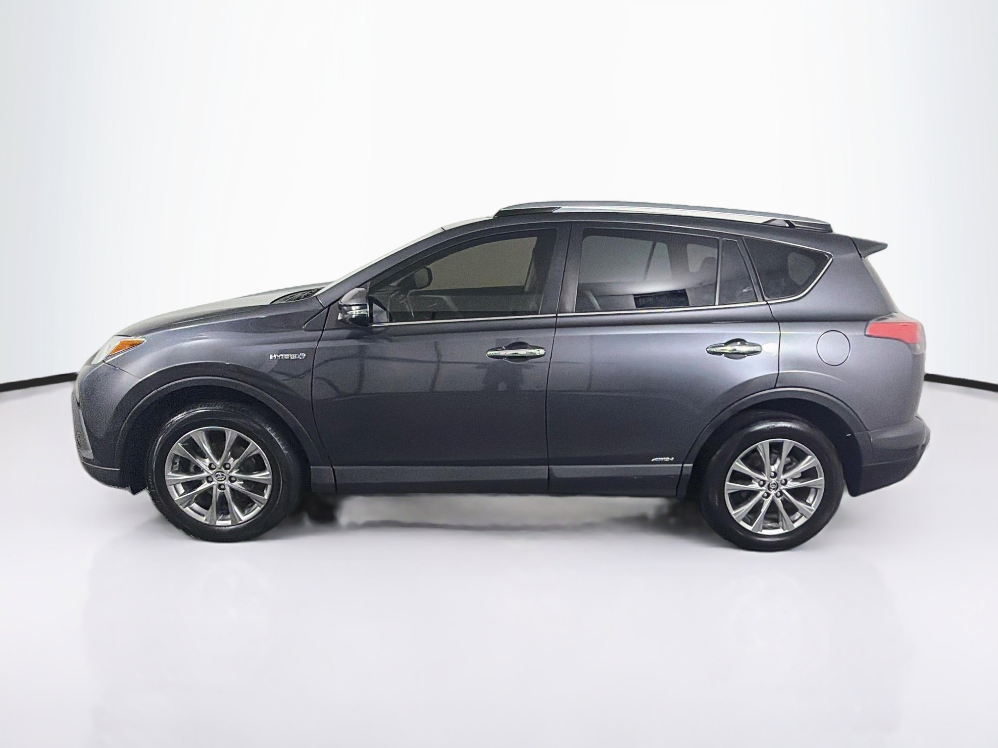 Used 2017 Toyota RAV4 Limited w/ Advanced Technology Package AWD/4WD image 4