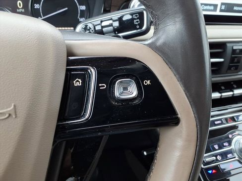 Used 2020 Lincoln Corsair Reserve image 24