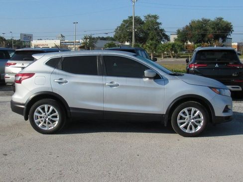 Used 2022 Nissan Rogue Sport S image 3