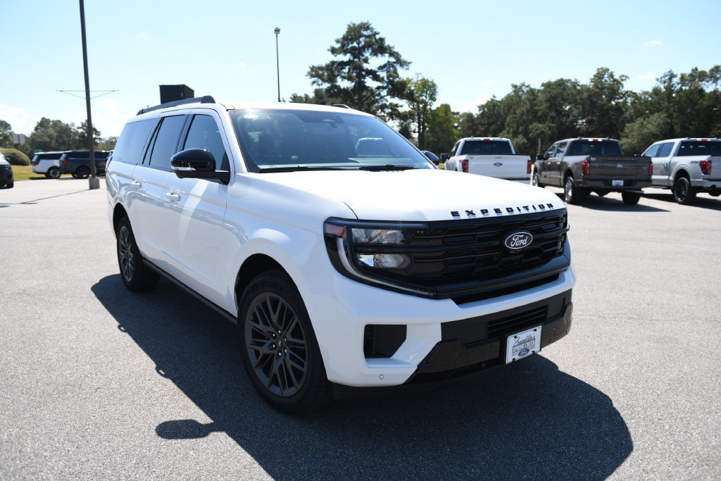 New 2027 Ford Expedition Max Platinum w/ Stealth Appearance Package RWD image 4