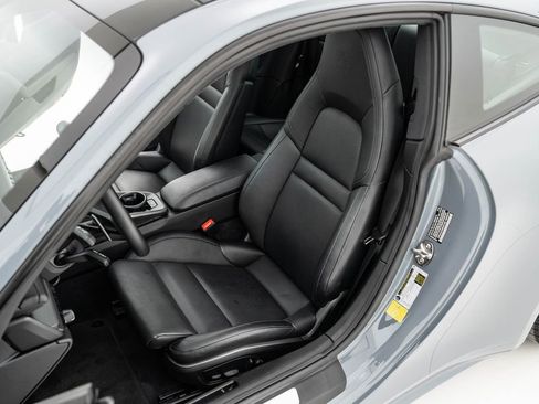 Used 2024 Porsche 911 Carrera w/ Premium Package image 29