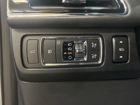 Used 2023 Lincoln Navigator Reserve image 16