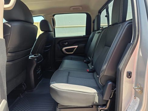 Used 2017 Nissan Titan PRO-4X AWD/4WD image 29