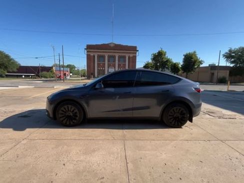 Used 2023 Tesla Model Y Long Range AWD/4WD image 5