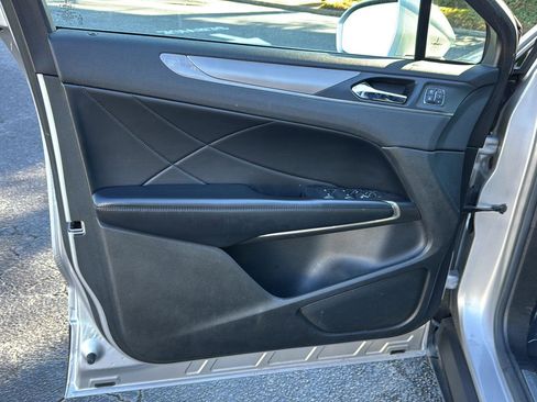 Used 2017 Lincoln MKC Select w/ Select Plus Package image 14