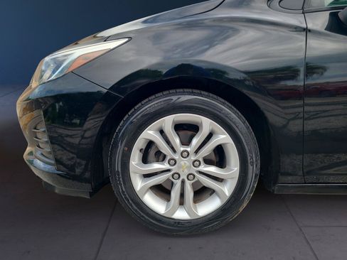 Used 2019 Chevrolet Cruze LS w/ LS Convenience Package FWD image 9