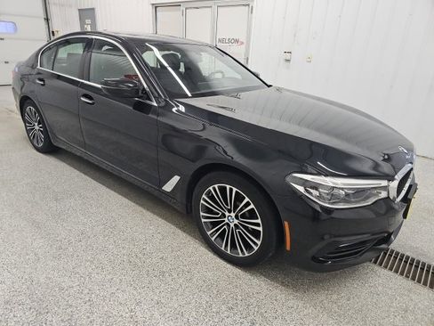 Used 2017 BMW 540i xDrive w/ Premium Package image 5