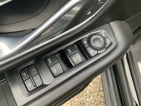 Used 2023 Chevrolet Suburban RST w/ Luxury Package image 23