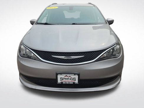 Used 2021 Chrysler Voyager Lxi FWD image 8