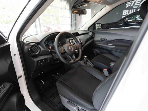 Used 2023 Nissan Kicks S FWD image 8