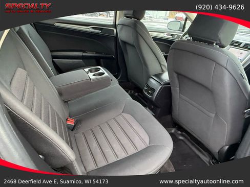 Used 2020 Ford Fusion SE image 21