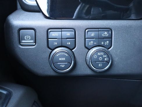Used 2023 Chevrolet Silverado 1500 RST w/ Convenience Package II AWD/4WD image 13