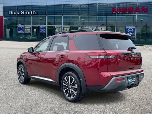 New 2026 Nissan Pathfinder Platinum w/ Cargo Package image 4