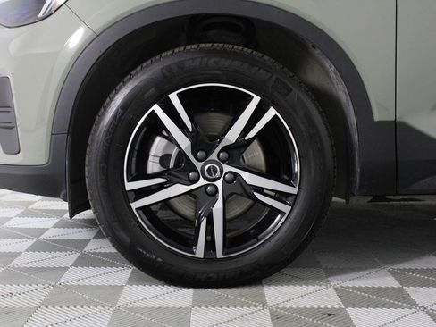 Certified 2025 Volvo XC40 B5 Core image 28