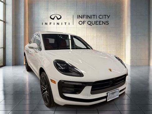 Used 2025 Porsche Macan S AWD/4WD image 1
