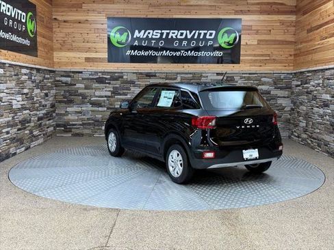 New 2026 Hyundai Venue SE image 5