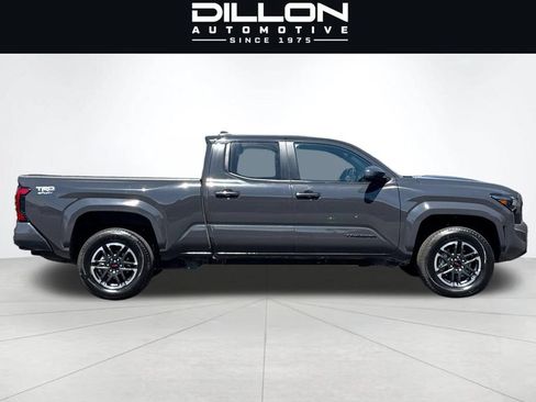 Used 2025 Toyota Tacoma TRD Sport AWD/4WD image 3