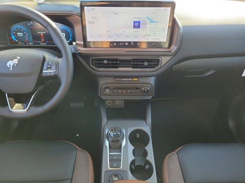 New 2025 Ford Bronco Sport Outer Banks w/ Outer Banks Tech Package+ AWD/4WD image 18