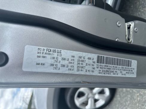 Used 2019 Jeep Compass Latitude w/ Cold Weather Group AWD/4WD image 27