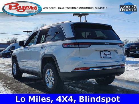 Used 2024 Jeep Grand Cherokee Laredo image 9