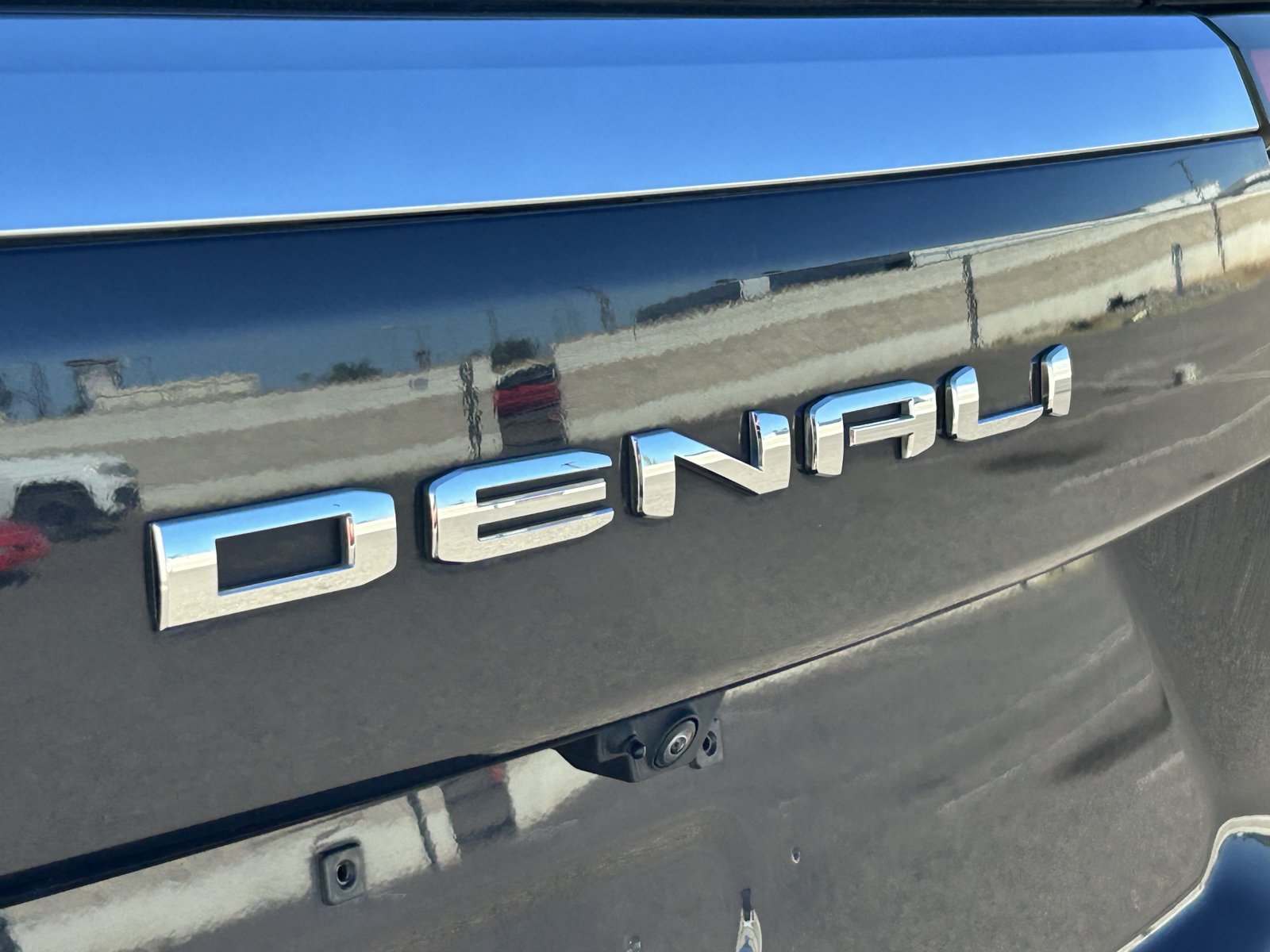 Certified 2025 GMC Yukon Denali AWD/4WD image 9