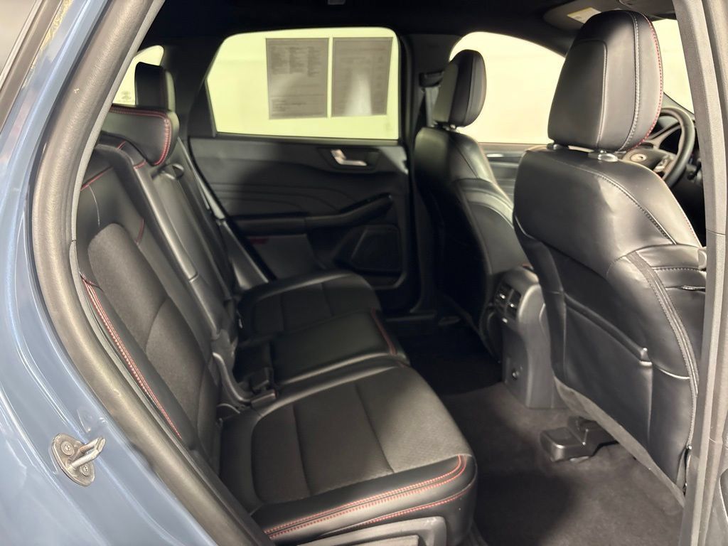 Used 2025 Ford Escape ST-Line FWD image 7