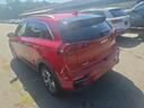 Used 2022 Kia Niro EX w/ Cold Weather Package FWD image 8