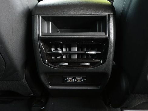Used 2023 Jeep Grand Cherokee Laredo RWD image 31
