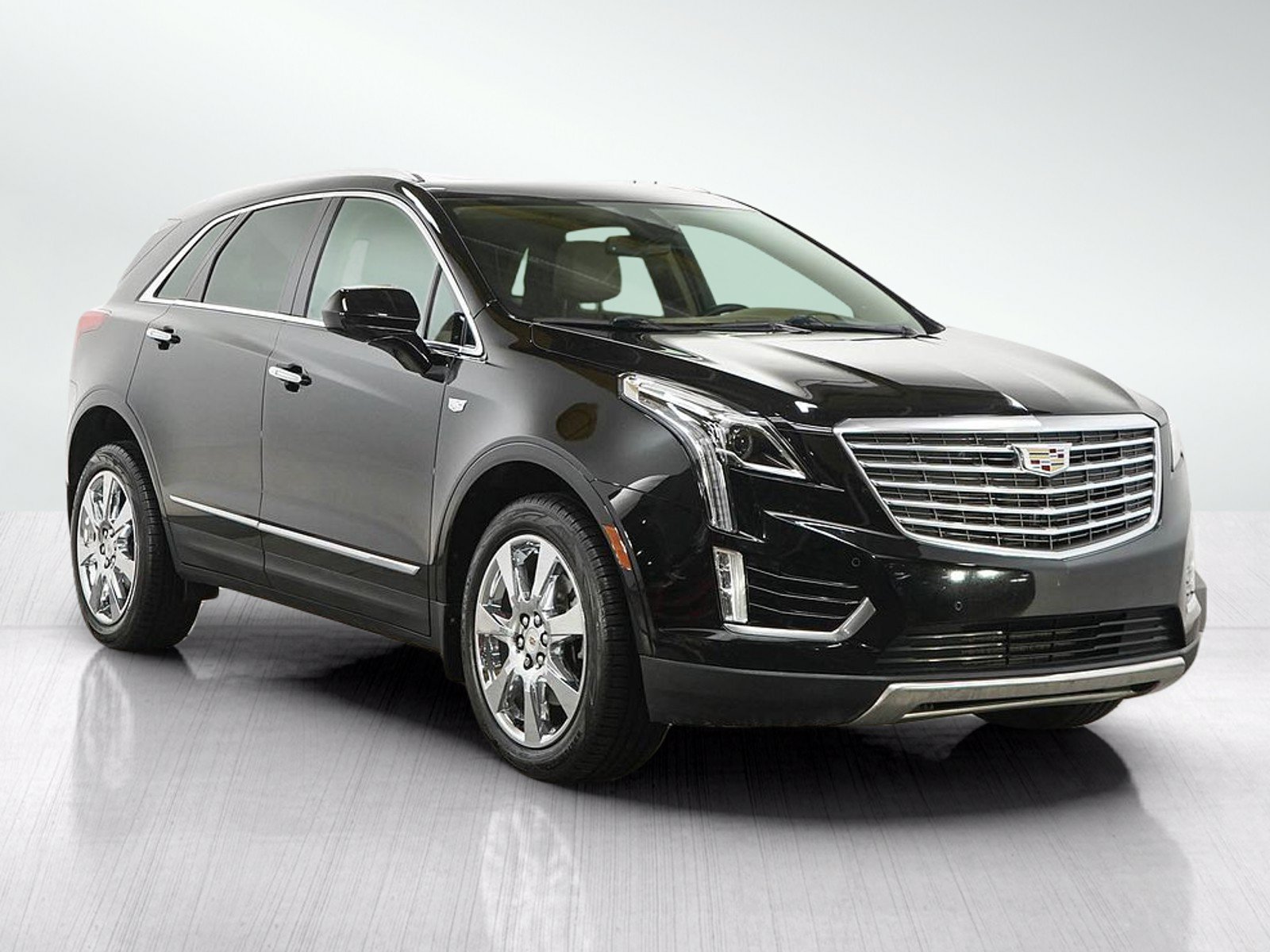 Used 2018 Cadillac XT5 Platinum AWD/4WD image 7