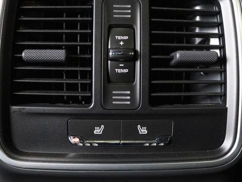 Certified 2026 Porsche Macan S AWD/4WD image 36