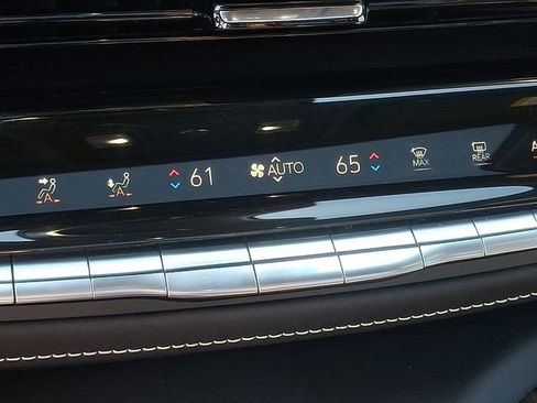 Used 2023 Cadillac Escalade Sport Platinum w/ LPO, ONYX Package AWD/4WD image 23