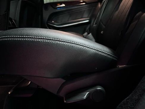 Used 2014 Mercedes-Benz GL 450 4MATIC image 14