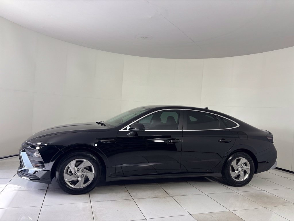 Certified 2026 Hyundai Sonata SE FWD image 2