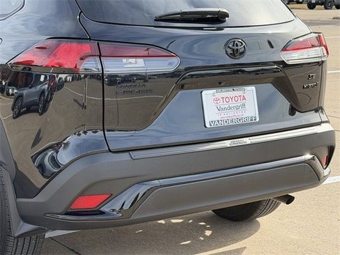 Used 2024 Toyota Corolla Cross SE image 6