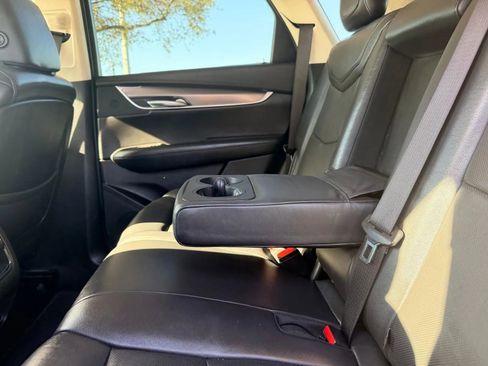 Used 2019 Cadillac XT5 Premium Luxury image 32