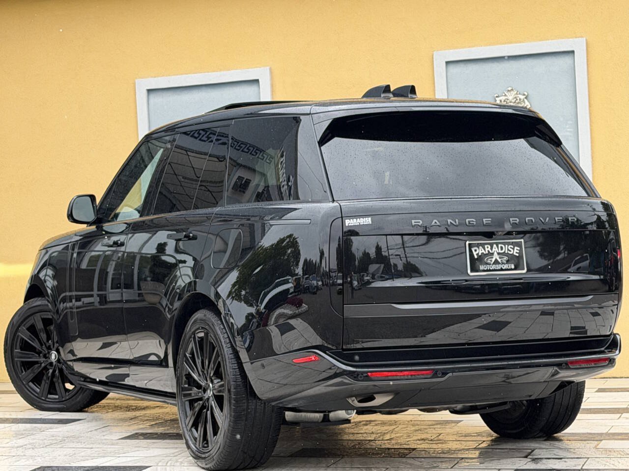 Used 2025 Land Rover Range Rover SE AWD/4WD image 8