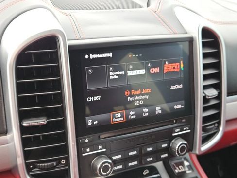 Used 2017 Porsche Cayenne Platinum Edition image 15