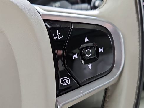 Used 2021 Volvo V60 T5 Cross Country image 26