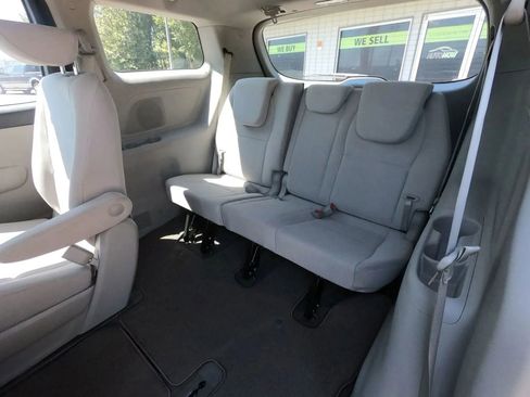 Used 2019 Kia Sedona L image 22