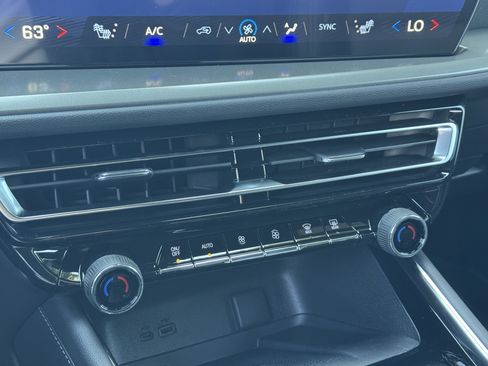 New 2026 Chevrolet Traverse LT w/ Midnight/Sport Edition FWD image 27