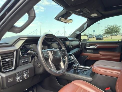 Used 2023 GMC Sierra 1500 Denali Ultimate AWD/4WD image 9