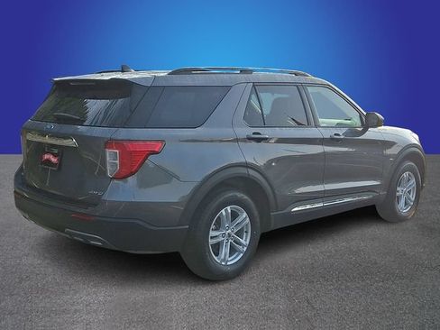 Used 2023 Ford Explorer XLT w/ Equipment Group 202A AWD/4WD image 4
