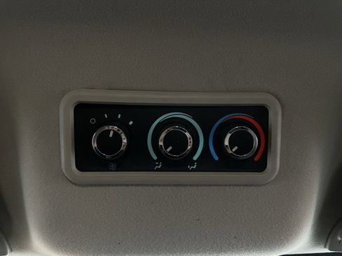 Used 2017 Chevrolet Express 3500 LT w/ LT Preferred Equipment Group image 33