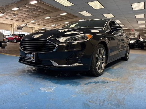 Used 2020 Ford Fusion SEL image 12