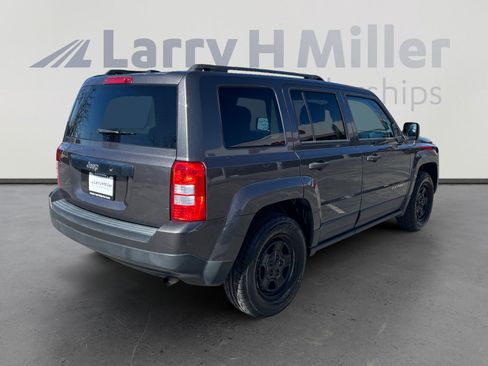 Used 2016 Jeep Patriot Sport image 5
