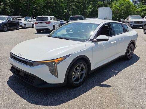 Used 2025 Kia K4 FWD image 3