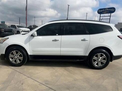 Used 2017 Chevrolet Traverse LT image 5