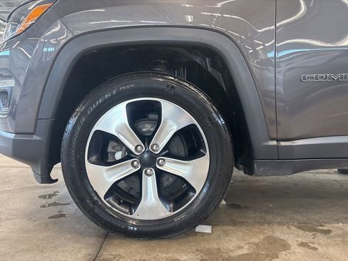 Used 2017 Jeep Compass Latitude w/ Popular Equipment Group AWD/4WD image 11