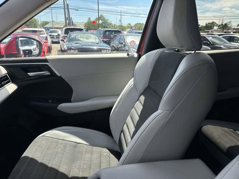 Used 2025 Mitsubishi Outlander SE AWD/4WD image 17