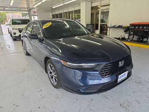 Used 2023 Honda Accord EX image 7